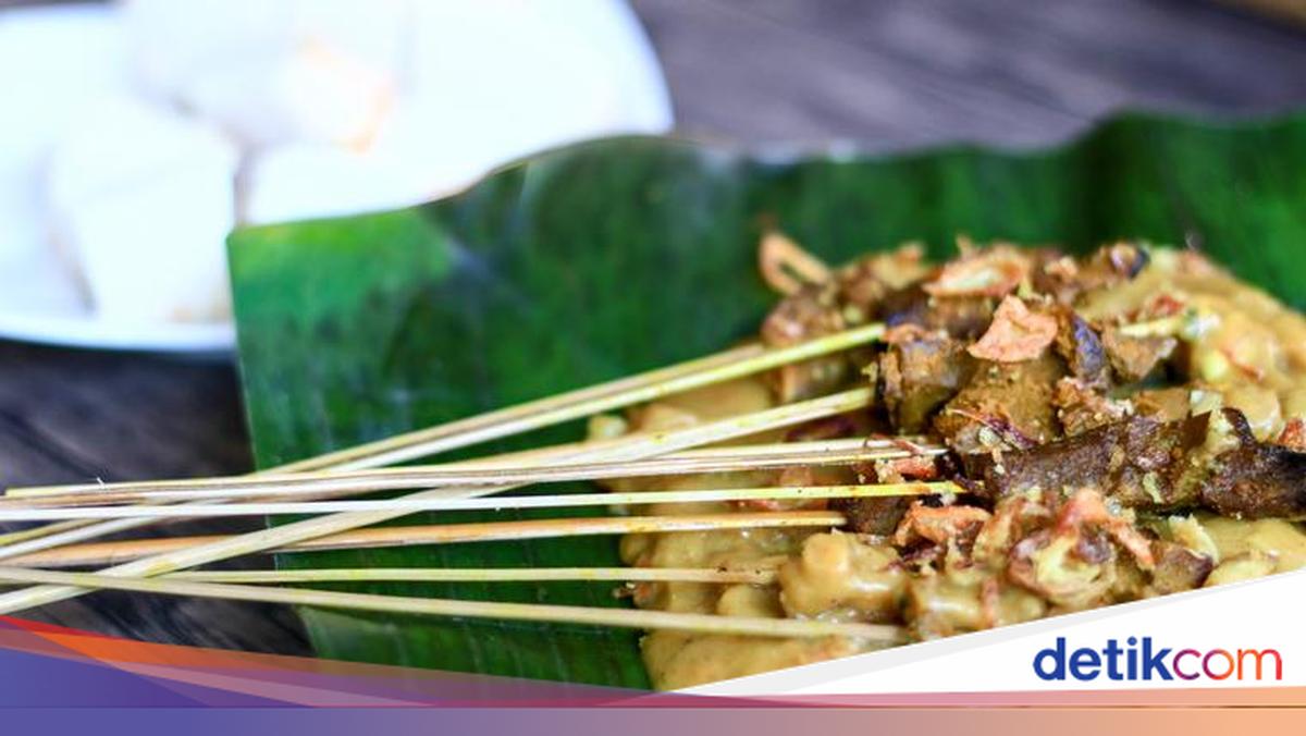 Sate Padang Ajo Kuniang: The Secret Spice That Warms Cilacap Nights