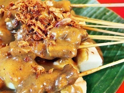 Sate Padang Ajo Kuniang: Rempah yang Menghangatkan Jiwa Cilacap