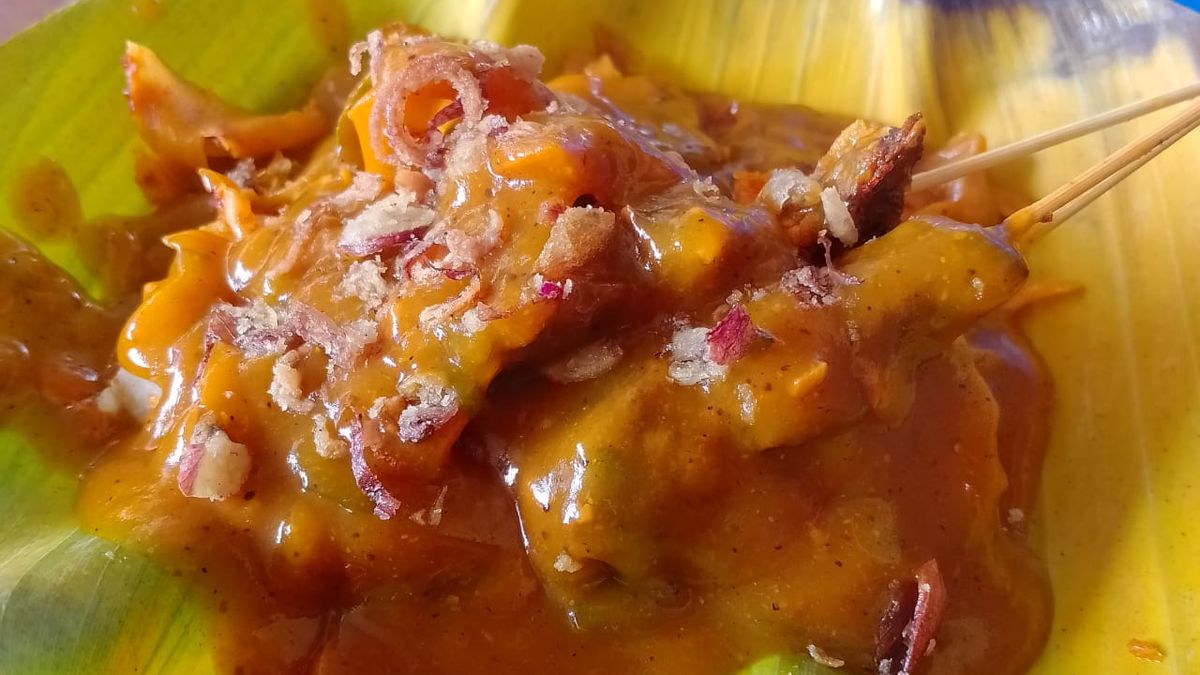 Sate Padang Ajo Kuniang: The Secret Flavor That Bites Right in Cilacap's Heart